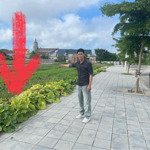 chính chủ em cắt lỗ lô đất vị trí đẹp, dân cư đông đúc ạ