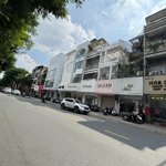 mặt tiền kinh doanh sầm uất đường lê văn sỹ, quận 3 - dt: 4,7x25m - kc:4 tầng st - giá: 45 tỷ