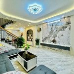 bán nhà phường 10 , gò vấp , ngay vincom , 4,2x12 nhỉnh 5tỷ tl , xem ngay trong ngày