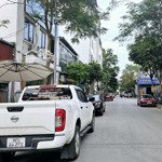 bán đất mặt phố nguyễn văn hưởng giang biên long biên
diện tích 109m mặt tiền 6m giá 22.5 tỷ
