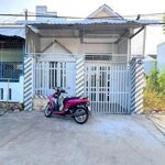 Nhà trệt rộng 3 phòng ngủ, nằm giáp với Khu Dân Cư Đại Ngân