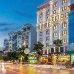 hạ chào 3 tỷ
siêu phẩm mặt phố miếu đầm , nam từ liêm dt 72m x8 tầng, mt 5.3m
giá bán 4x tỷ