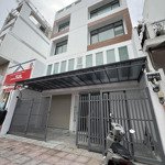 cho thuê toà nhà mới xây làm văn phòng thẩm mỹ dtsd 900m2 giá siêu rẻ