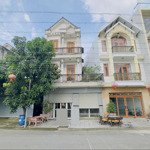 chính chủ cho thuê nhà phố mặt tiền giá rẻ đường gs09, green square dĩ an bình dương gần 200m2
