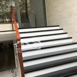 cần bán nhà mặt tiền đường kdc trung sơn, nhà mới, có hầm, thang máy giá 21 tỷ. lh duyên 0901023479