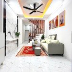 tôi cần bán nhà nam dư - ôtô vf3 đỗ cửa - 32m2 - 5tầng - hơn 5tỷ - lô góc - trước nhà rộng hơn 3m