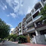 bán & sang hđt nhà phố có thang máy kdc himlam quận 7 nhà 5x20m shr gb: 28 tỷ lh: 0931353298