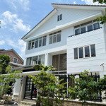 cho thuê biệt thự góc 2mt,kdc phú mỹ đường hoàng quốc việt ,quận 7.