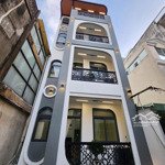 chính chủ cần bán nhà lê thánh tôn 100m2 q1 5tầng -nhà sẵn dòng tiền 100tr/tháng.