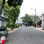 bán nhà mt hẻm trải nhựa 12m. dt: 4,1x26m ~ 106,7m2 giá 8,2 tỷ tl sổ hồng hoàn công đầy đủ