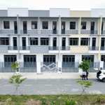 nhà phố ngay trong kcn phước đông chỉ 1,2tỷ/căn, cho thuê lại 6 - 15tr/tháng, sổ sẵn, nhận nhà ngay