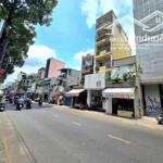 Bán nhà mặt phố Chùa Láng 135m2 vị trí đẹp vỉa hè rộng thang máy