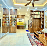 BÁN NHÀ ĐẸP ĐỐNG ĐA Ở NGAY, SỔ ĐẸP, TIỆN ÍCH, 33M2, 5 TẦNG, NHỈNH 8 TỶ
