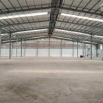 Kho lớn rộng 1761m2 ngay cổng kcn sóng thần 1
