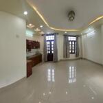 Nhà mặt tiền Hồng Bàng đoạn kinh doanh đông đúc trung tâm bàn cờ tp Nha Trang. Diện tích : 53,3m2 ngang 5,35m. Nhà 4 tầng 3 phòng ngủ. Giá bán chỉ : 13 tỷ