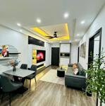 Bán nhà Quốc Tử Giám 75m2 mặt tiền rộng thang máy oto tránh 21.5 tỷ