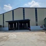 cho thuê xưởng phan văn hớn hóc môn. gần an sương dt: 2400m giá: 150tr