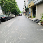 chính chủ cần bán nhanh - nhà đội cấn - mặt ngõ ô tô -thông muôn nơi -dân xây - giá tốt trong kv