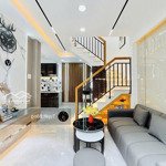 nhanh tay sỡ hữu ngay nhà đ.bà hạt,p.8,q.10.gía chỉ 4 tỷ 500 tr.đối diện trường quốc tế việt -úc
