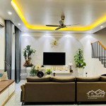 bán gấp nhà đ.hòa hảo,p.8,q.10.sauu lưng trường đại học kinh tế hồ chí minh.gía chỉ 4 tỷ 780 triệu