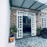 chính chủ kẹt tiền bán gấp căn nhà 80m2 full thổ 895tr , gần ubnd mỹ hạnh , cách cầu trung tâm 45p