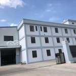 cho thuê 5500m2 kho xưởng mặt tiền dương công khi hóc môn