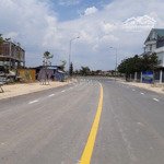 cần tiền bán gấp lô đất 100m2 rd13 long hưng hướng đông nam.