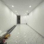 nhà mới trung tựu, dt30m2, 5t, mt 4,6m, giá chào hơn 5 tỷ, có thương lượng, đủ công năng, ngõ 2,3m