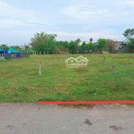 kẹt tiền bán gấp lô đất ở ngay dh trà vinh 120m2 giá cực rẻ