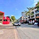 cần bán nhà full nội thất cao cấp , vị trí siêu đẹp tại vạn phúc city , dt: 5x20m , 1 hầm 5 lầu.
