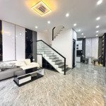 bán nhà 2 lầu lộ oto nhà mới tặng full nội thất có 3 pn 4wc nhà gần siêu thị vincom hùng vương
