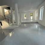 cho thuê liền kề 4 tầng, hoàn thiện cơ bản vp, làm kho giá 17 triệu, ở geleximco lê trọng tấn