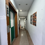 chính chủ cho thuê tầng 2 (lửng) nguyên hồng có thang máy 50 m2, wc riêng, 7 triệu 