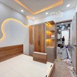 bán nhà giáp q1 , xvnt , p21 , 33m2 , 4,65tỷ bớt lộc . lh : việt anh