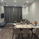 chính chủ cần bán căn hộ 75m2 tầng trung 2pn2vs 110 cầu giấy( cầu giấy center point ), giá 6.8 tỷ