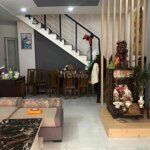 Cần bán nhà 2 tầngkiệt trưng nữ vương