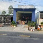 Cần sang mặt bằng đường lớn
