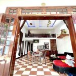 Cho thuê nhà sân vườn gần đh bách khoa