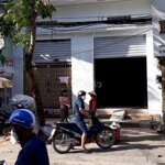 Nhà mặt tiền, 2 căn liền, địa điểm dễ kiếm tiền