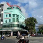 Cho thuê toà nhà 2 mặt tiền nlb và lạc long quân
