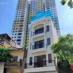 Bán nhà trương định - mặt phố - vỉa hè - kinh doanh - mấy bước ra bến xe - thang máy