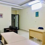 Cần cho thuê văn phòng tại 199 quan hoa, dt 30m2, 5tr/tháng