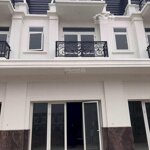 Hot gia đình cần tiền bán cắt lỗ 500 triệu shophouse hoa tiên paradise 360m2 view biển