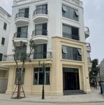 Tôi cần bán rẻ 120m2 căn góc shophouse san hô 19 trục đường 20m thông ra hồ, gần cv. liên hệ: 0911149156