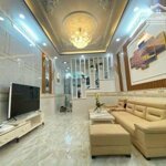 Gia đình tôi cần tiền bán gấp nhà nguyễn trãi 64m2 1ty670 shr gần chợ lh cô nhi