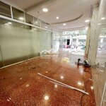 Chính chủ, mặt bằng ngay trung tâm sầm uất quận 10