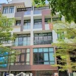 Cho thuê shophouse tại thành phố giao lưu – phạm văn đồng . diện tích : 128 m * 5 tầng + 1 hầm