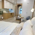 Chuyển nhượng gấp căn studio 31m2 tặng nội thất giá bán 900 triệu kdiện tích vinhomes