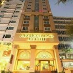 Cho thuê khách sạn 3 sao mặt tiền phó đức chính - quận 1 hầm 12 lầu 90p