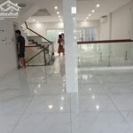 Cho thuê villa đường nguyễn hoàng phường an phú _ 1 tầng2 lầutrống suốt_ 7x20m- 55 triệu